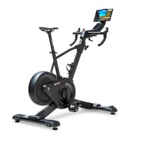 BH Exercycle R Indoor Bike: Intelligentes Fahrrad mit neuen, zwischen 170 und 175 mm verstellbaren Kurbeln und einem mehrfach verstellbaren Lenker zur Anpassung der Reichweite.