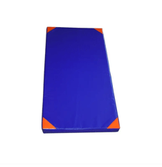 Matratzen und Kleiderbügel