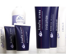 Therapeutische Massageöle und Cremen für die Körperpflege Therapeutische Massageöle und Cremen für die Körperpflege