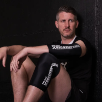 TMX® Therapeutische Kompressionsmanschette mit Wärme- und Kältetherapie. Größe M: Ideal für Gelenke und kleinere Körperpartien. TMX® Therapeutische Kompressionsmanschette mit Wärme- und Kältetherapie. Größe M: Ideal für Gelenke und kleinere Körperpartien.